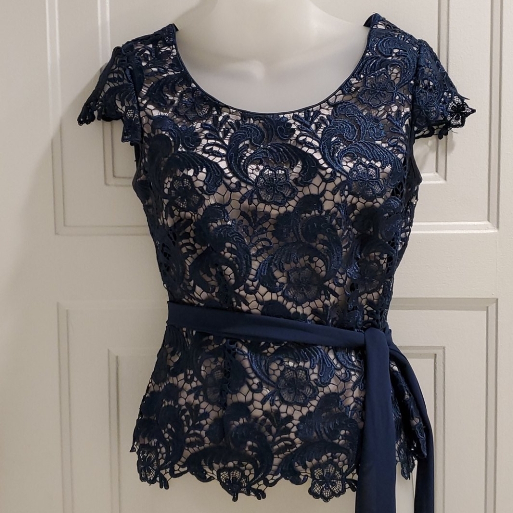 Lined lace blouse